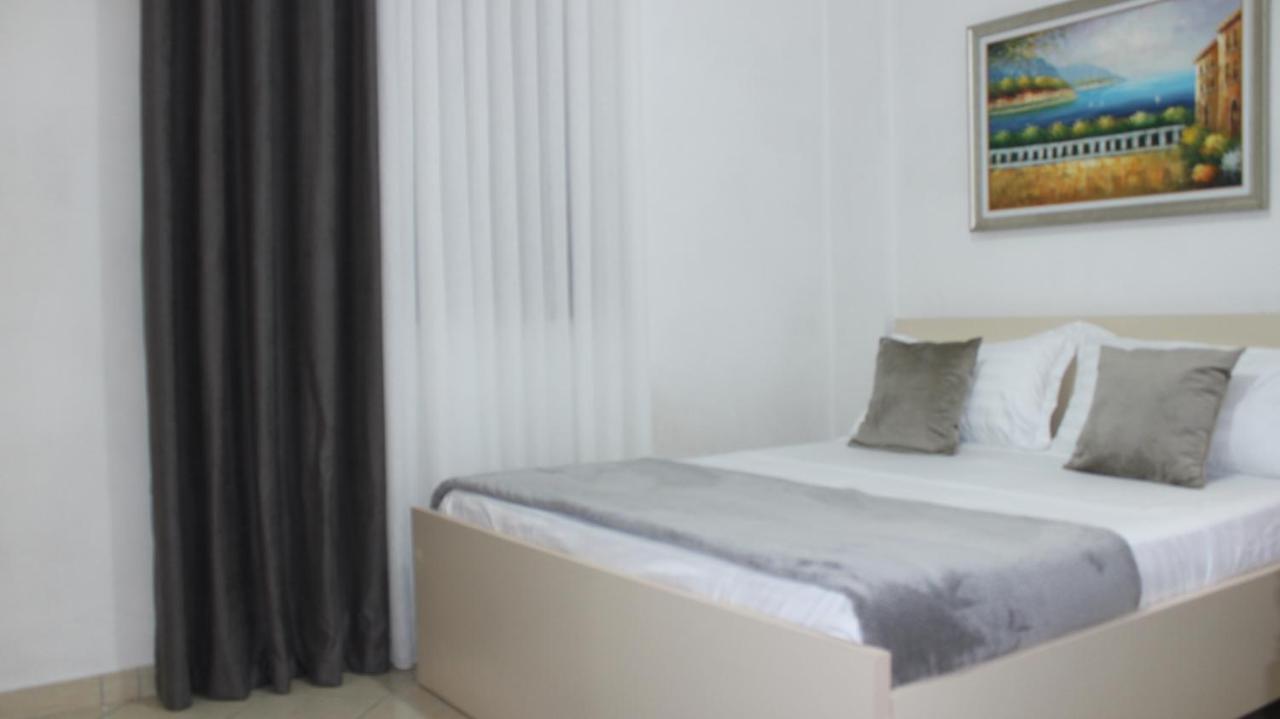 Deni'S Family Apartment In New Blvd Tirana Exterior foto