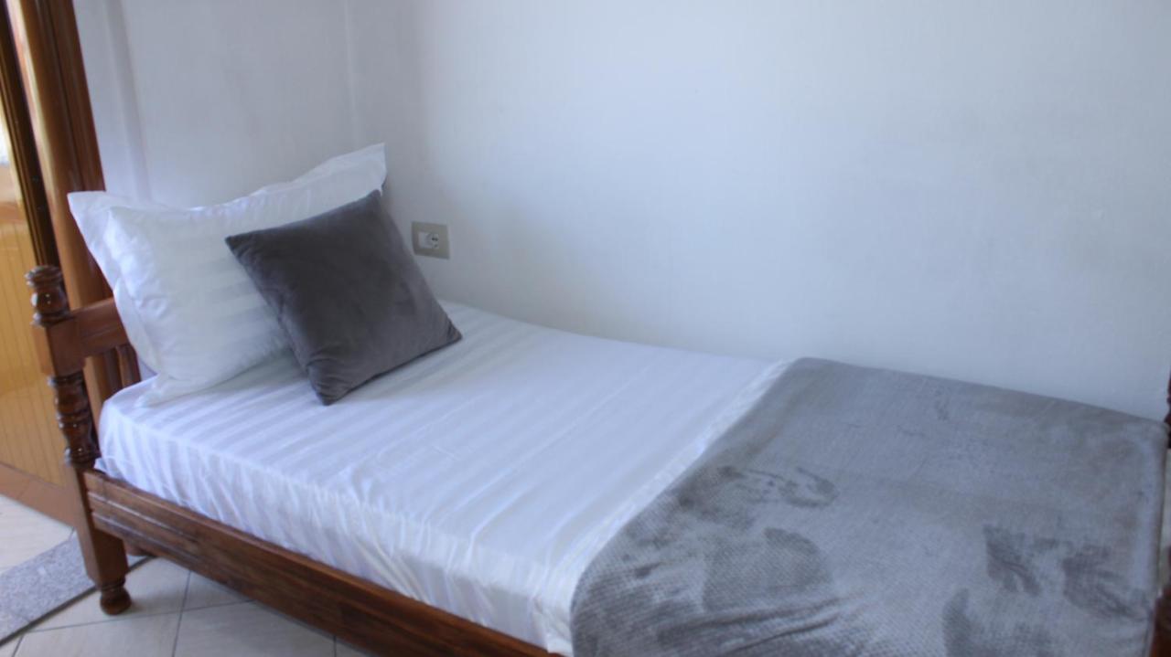 Deni'S Family Apartment In New Blvd Tirana Exterior foto